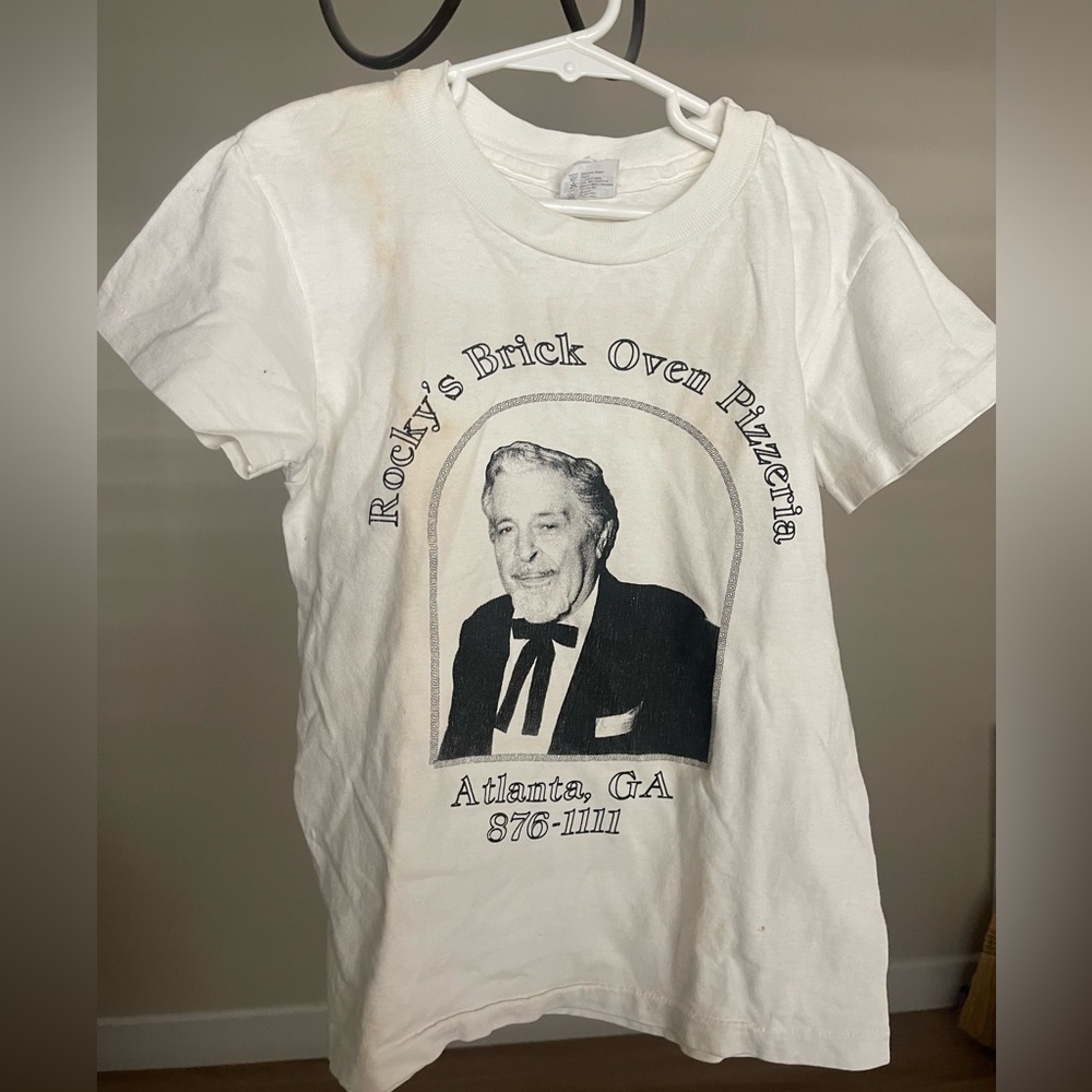 vintage rockys brick oven pizzeria kids tee medium hanes